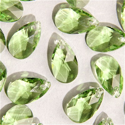 2-6106-009:  16mm Peridot Pear-Shaped Pendant  |  6 pcs 