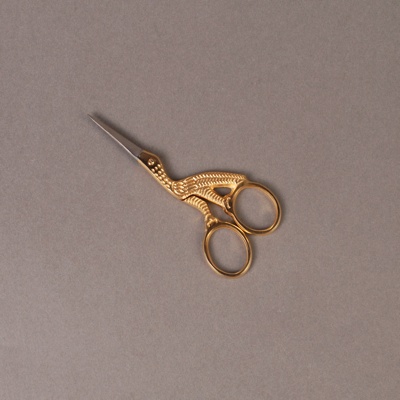 505-016:  Scissor Bird Gold Embroidery 3.75"