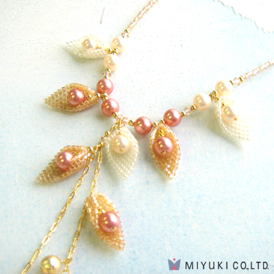 BFK-107:  Miyuki Moon Shell Necklace Kit 
