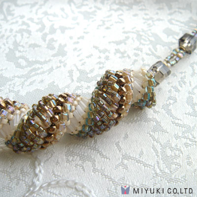 BFK-135:  Miyuki Dutch Spiral Southern Wind Necklace Kit 