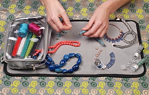 WDE-01:  String-Me-Along Bead Project Bag - WDE-01